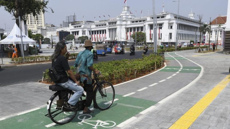 Jalur Sepeda Jakarta Terancam Dihapus Ini Kata Gubernur