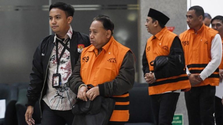 Guru SMA Terlibat Jual Beli Kursi Unsoed KPK Bongkar Guru SMA Terlibat Jual Beli Kursi Unsoed KPK Bongkar