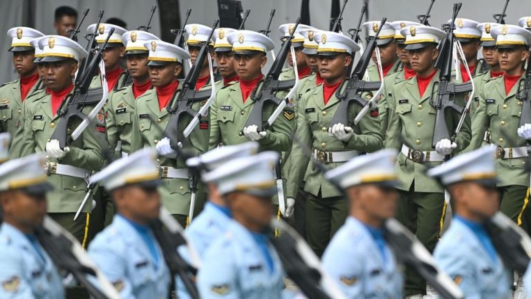 Prabowo Buka Jalan Suku Dayak Jadi Prajurit TNI Prabowo Buka Jalan Suku Dayak Jadi Prajurit TNI