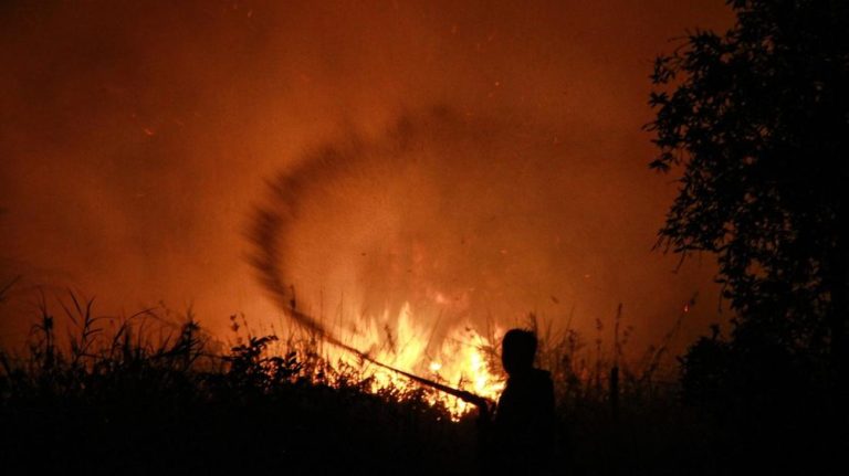 Miris Petugas Kaltim Rogoh Kocek Sendiri