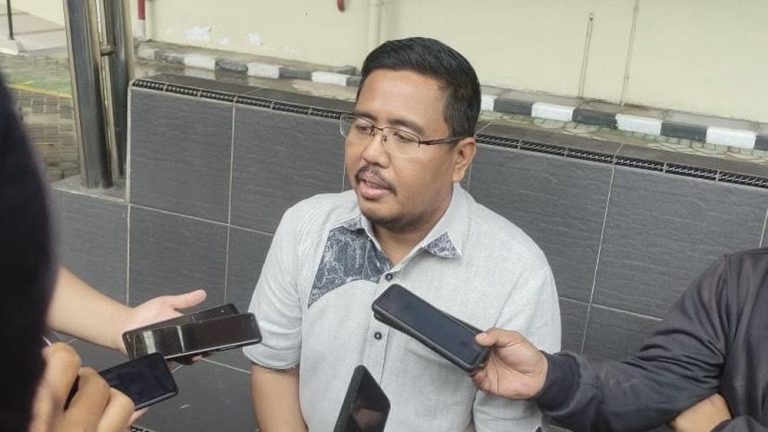 Petinggi DPR Terseret Skandal Tanah Miliar Petinggi DPR Terseret Skandal Tanah Miliar