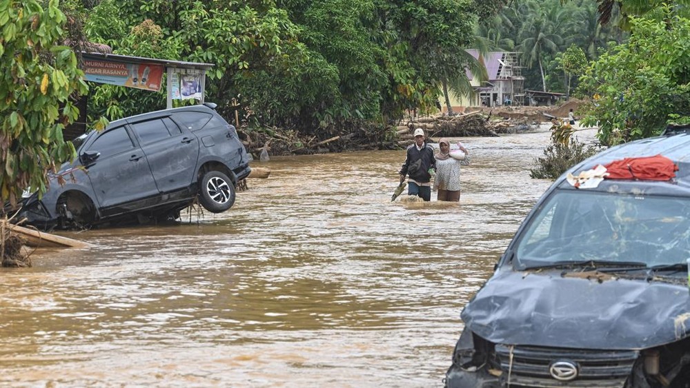 Tapteng Darurat Banjir Air Setinggi Dada