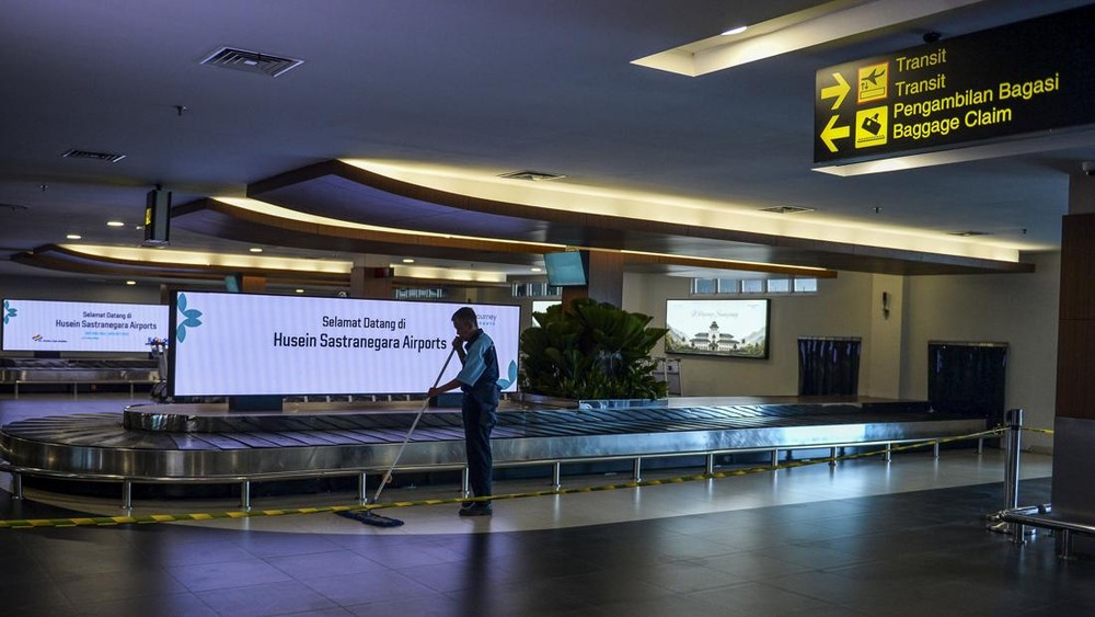 Kapan Normal Bandara Husein Masih Tutup Total