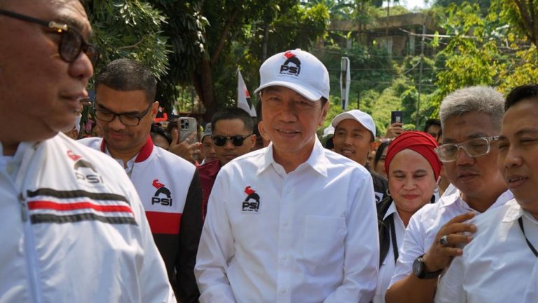 Jokowi Hadir di Cirebon Bareng PSI Ada Apa Jokowi Hadir di Cirebon Bareng PSI Ada Apa