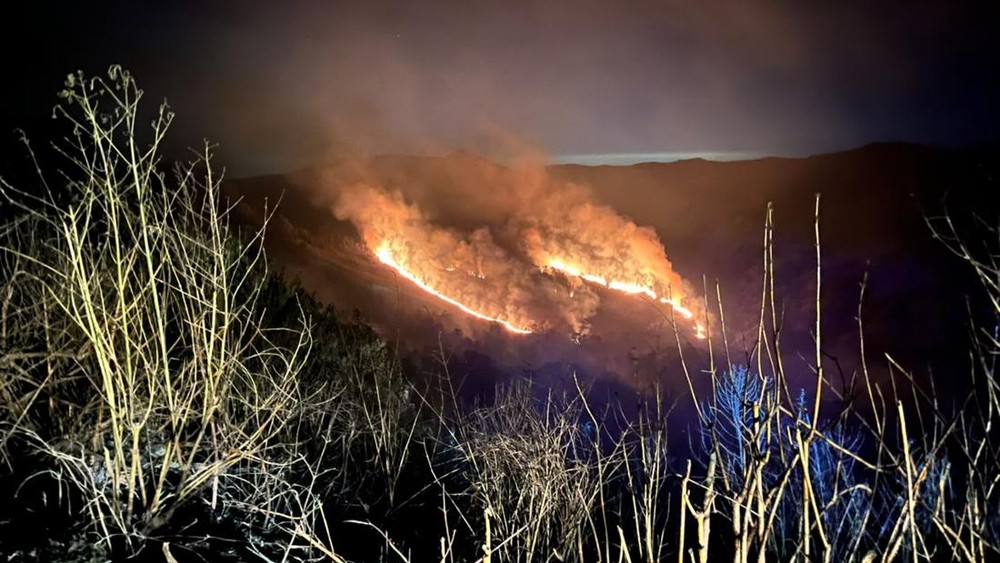 Api Bromo Menggila Jemplang Terancam Pengunjung Lari