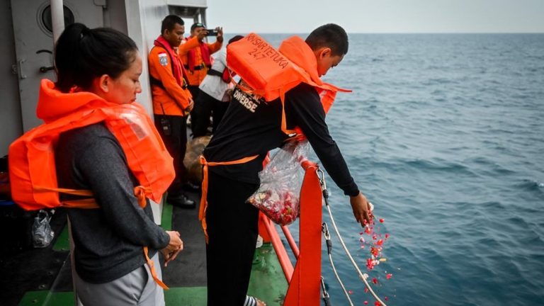 Kapal Induk RI Tiba Sungai Kering Ada Apa Kapal Induk RI Tiba Sungai Kering Ada Apa
