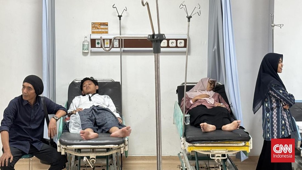 Tragedi Makan Gratis Ratusan Siswa Terkapar