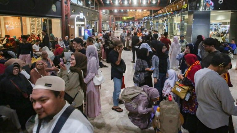 Gawat Soetta Ditutup Sampai Jam Segini Penumpang Panik