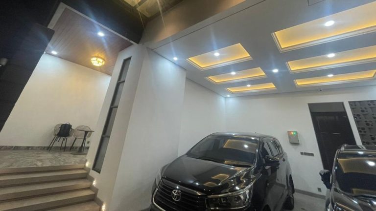 KPK Kejar Mobil Mewah Adik Anggota DPRD