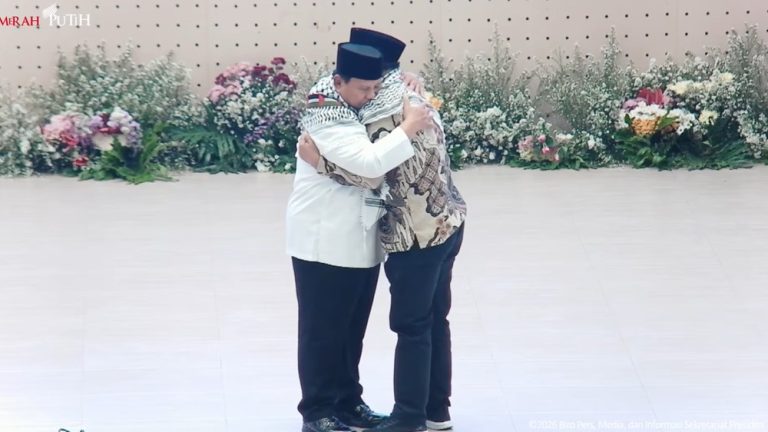 Prabowo Guncang Gontor Bela Palestina Dapat Keffiyeh Prabowo Guncang Gontor Bela Palestina Dapat Keffiyeh