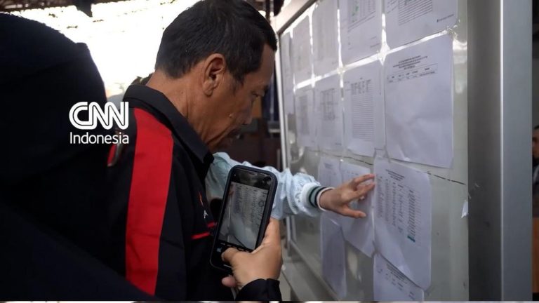 Keluarga Korban Kapal Virgo 8 Menanti Mukjizat