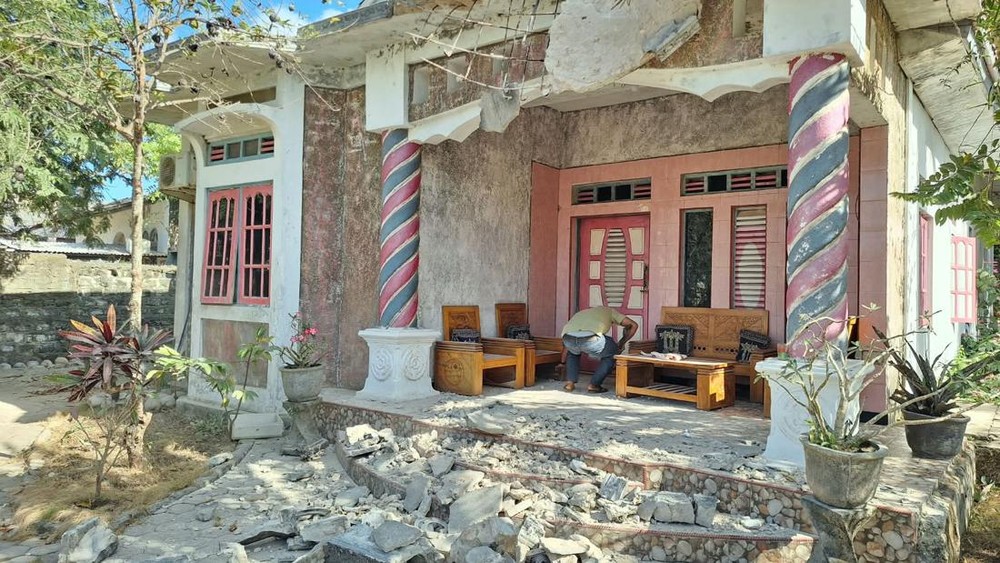 Gempa Sumba Barat Daya Warga Panik Rumah Rusak