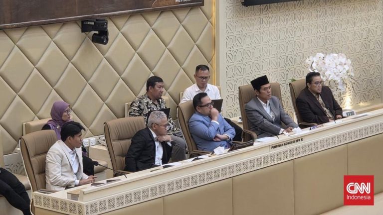 Syarat Ijazah Capres Jadi Sorotan Panas DPR Syarat Ijazah Capres Jadi Sorotan Panas DPR