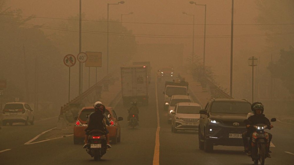 Langit Hitam Mencekam Tiga Wilayah Ini