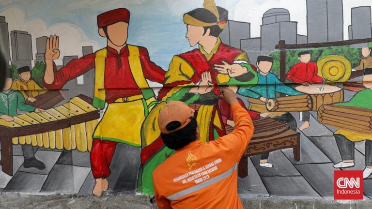 Mohon maaf, sepertinya Anda belum menyertakan teks berita utama yang ingin saya tulis ulang. Teks yang Anda berikan di atas hanya berisi informasi hak cipta (copyright) dan navigasi situs web (CNN).
